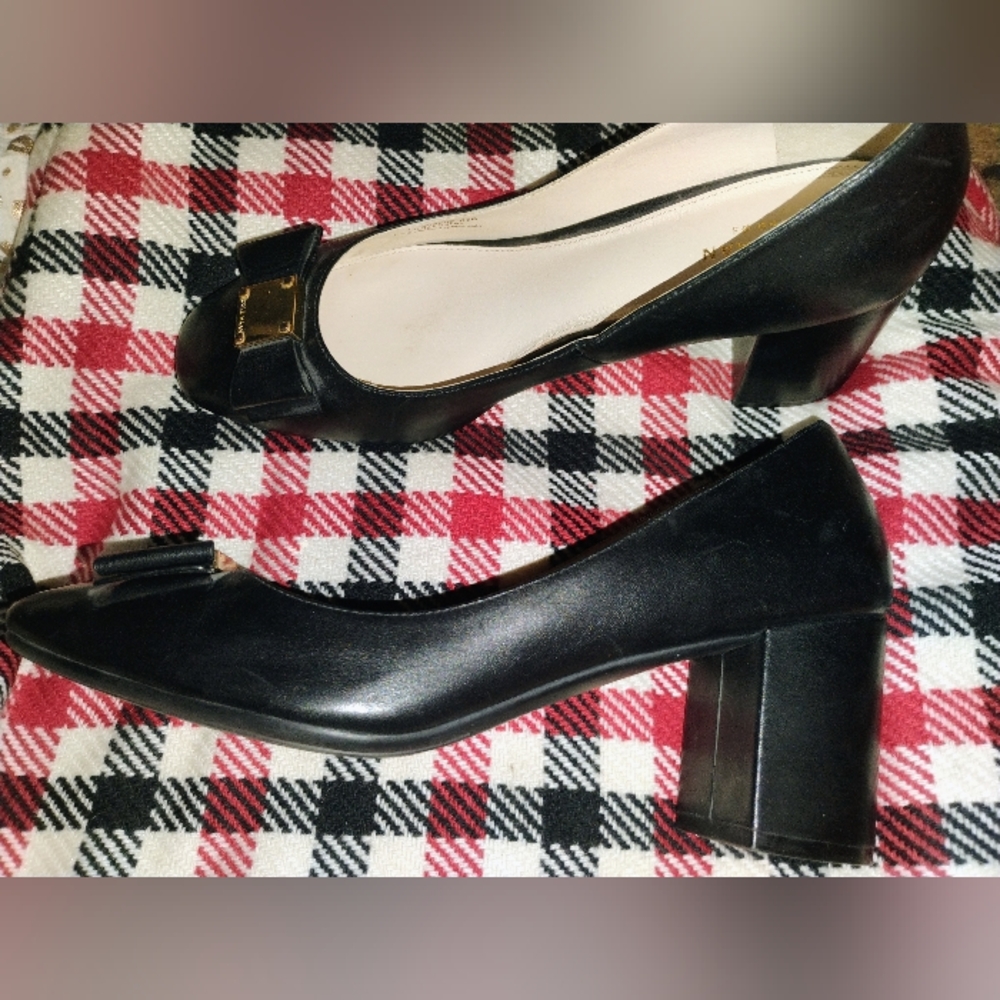 Cole Haan Emory Bow Black Leather Pump Heels Size 8.5B 2" Block Heel